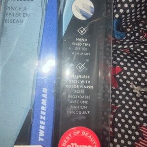 Tweezers